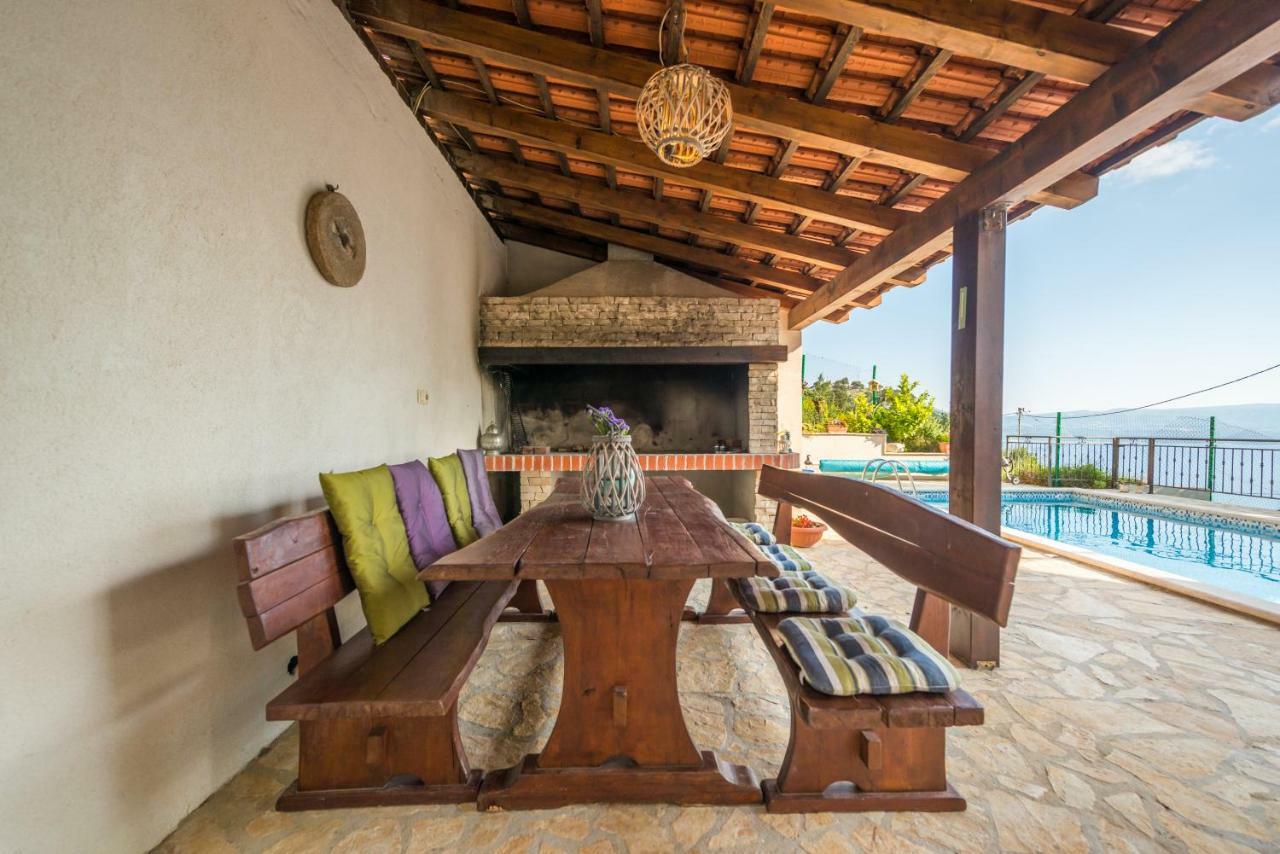 Holiday Home Figa Omiš Exterior foto